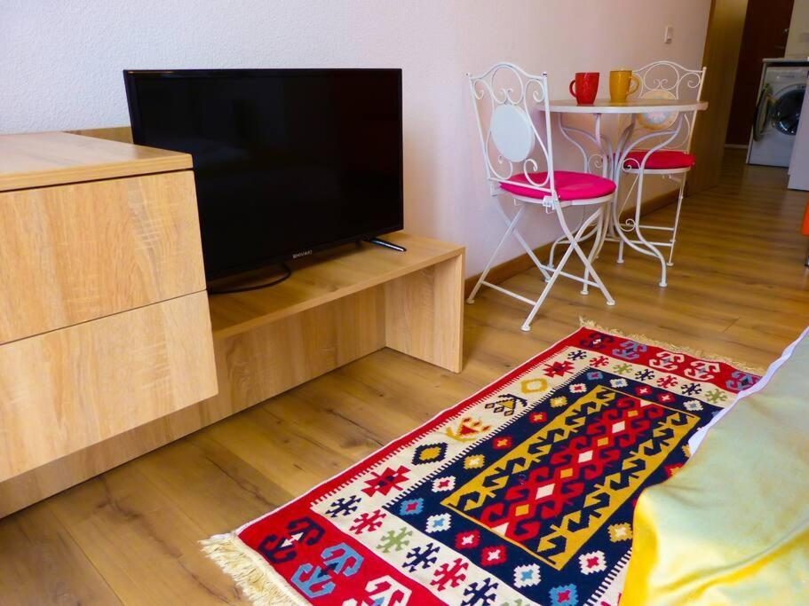 Live-Inn Stunning Apartment On Azneft Sq With President Palace & Old City Views 巴库 外观 照片