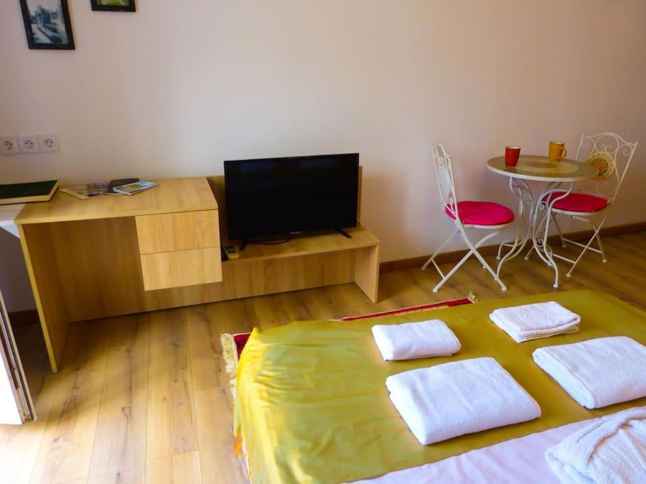 Live-Inn Stunning Apartment On Azneft Sq With President Palace & Old City Views 巴库 外观 照片